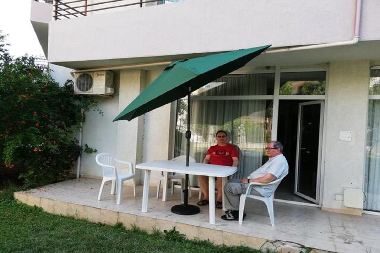 Yves 2 Bed Apart At Sun Village Sunny Beach Not Far Away From The Sea ภายนอก รูปภาพ