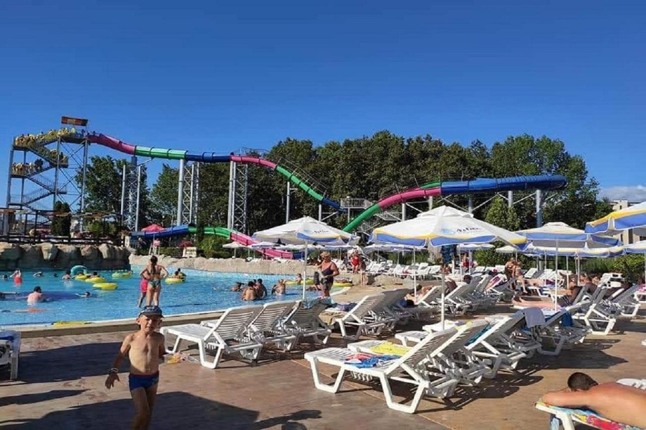 Yves 2 Bed Apart At Sun Village Sunny Beach Not Far Away From The Sea ภายนอก รูปภาพ