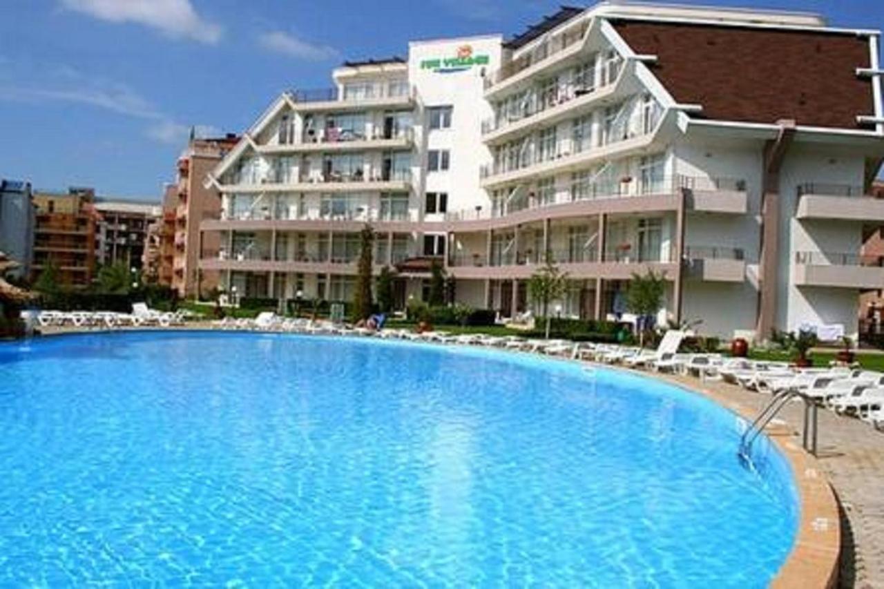 Yves 2 Bed Apart At Sun Village Sunny Beach Not Far Away From The Sea ภายนอก รูปภาพ