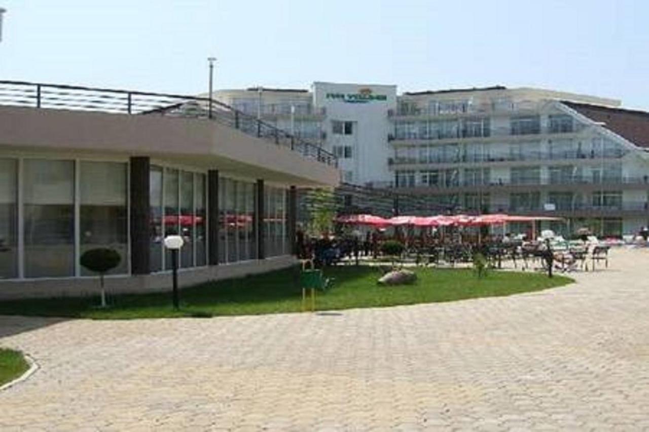 Yves 2 Bed Apart At Sun Village Sunny Beach Not Far Away From The Sea ภายนอก รูปภาพ