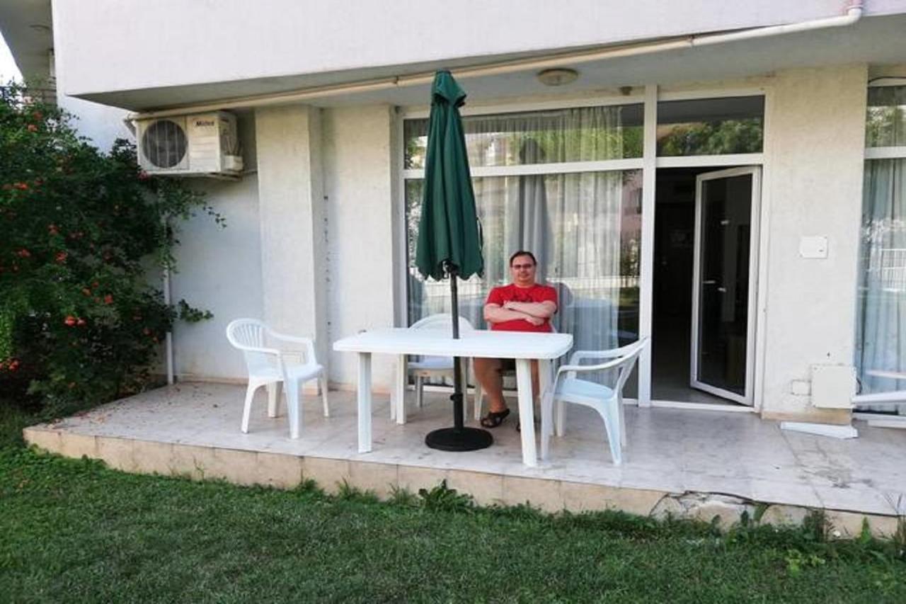 Yves 2 Bed Apart At Sun Village Sunny Beach Not Far Away From The Sea ภายนอก รูปภาพ