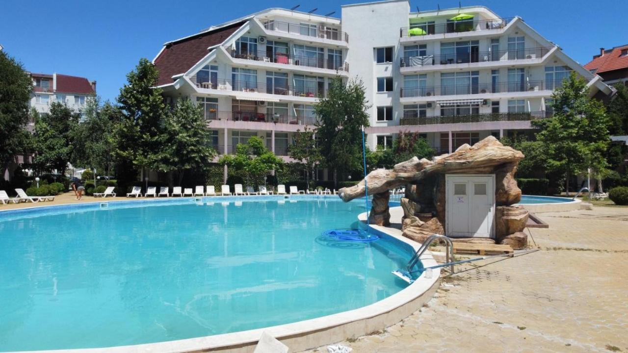 Yves 2 Bed Apart At Sun Village Sunny Beach Not Far Away From The Sea ภายนอก รูปภาพ